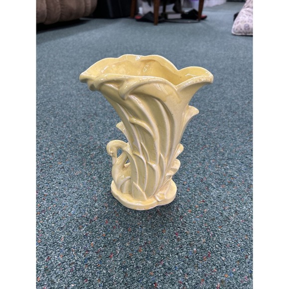 Brush/Brush-McCoy Other - Vintage 1940's McCoy Vase Yellow Swan In Reeds 9.5" Tall Vintage